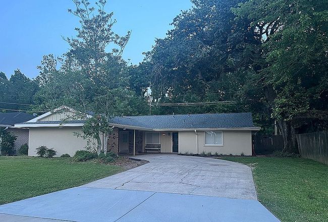 Photo of 151 Lakewood Dr