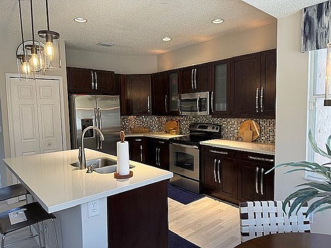 Photo of 377 Sw 188th Ter, Pembroke Pines, FL