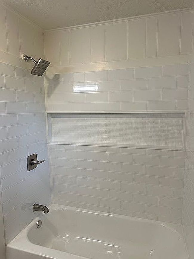 Additional photo 1 of property located at 585 N Hill St