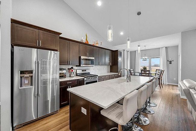 Preview of property located at 1445 Bunker Dr