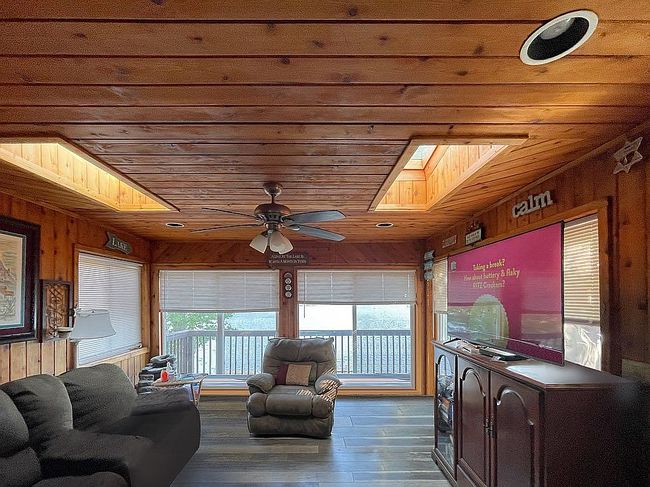Preview of property located at 2517 Waterfront Dr