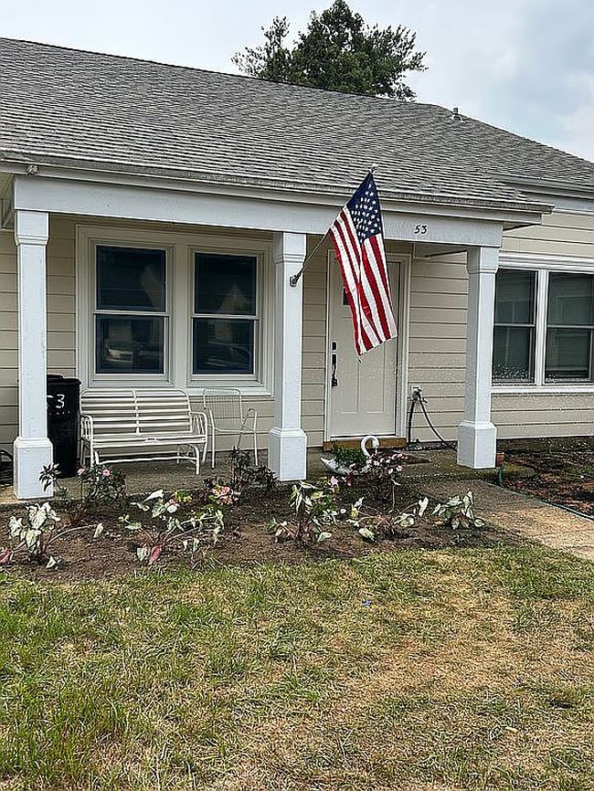 Photo of 53 Freedom Ln, Coram, NY