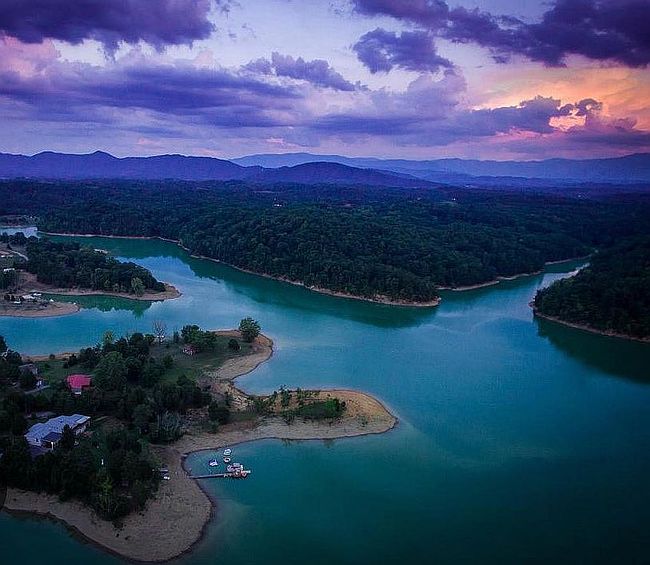 Photo of 433 Riverbend Dr, Dandridge, TN