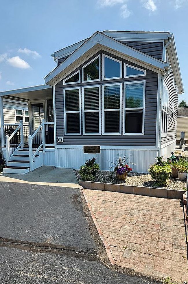 Photo of 875 E Wells St Unit 19, South Haven, MI