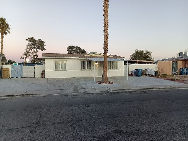 Image of 3328 Myrtle Ave
