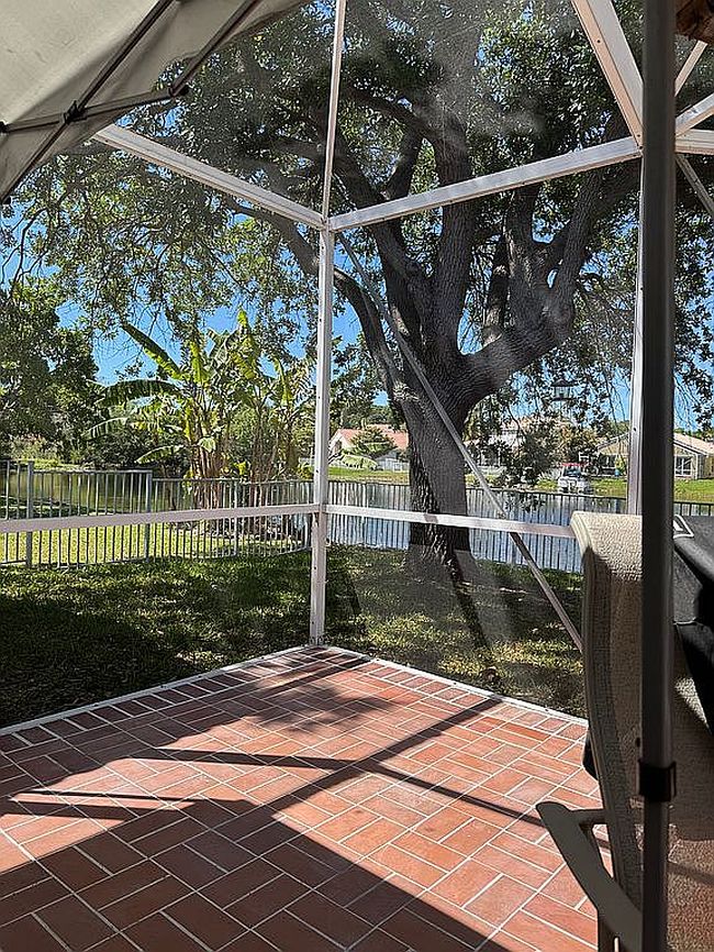 Photo of 2006 Nw 182nd Ave, Pembroke Pines, FL