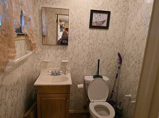 Photo of 100 Trouville Rd, Copiague, NY