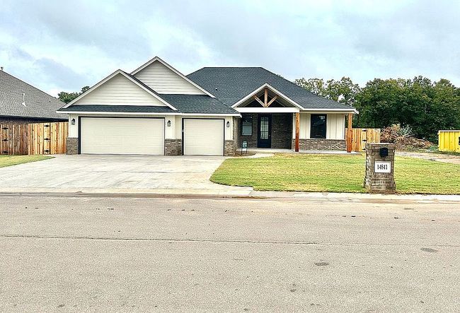 Photo of 14841 Walnut Ln, Choctaw, OK