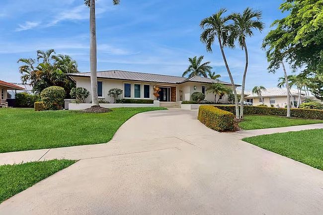 Image of 444 N Barfield Dr