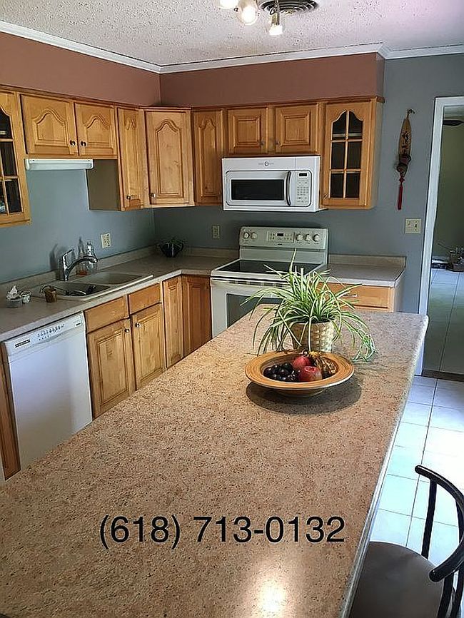 Photo of 1400 Marilyn Dr, Carterville, IL