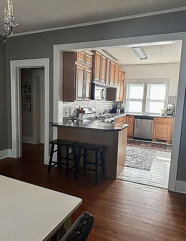 Image of 228 S College Ave