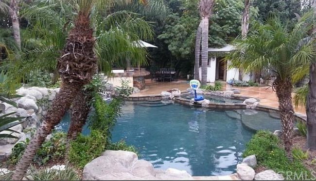 Image of 710 W Valencia Mesa Dr