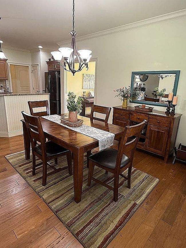 Photo of 6000 Glen Oak Ct, Newburgh, IN