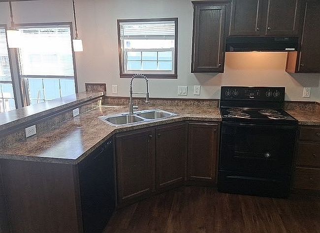 Additional photo 2 of property located at 3202 Mogadore Rd #44