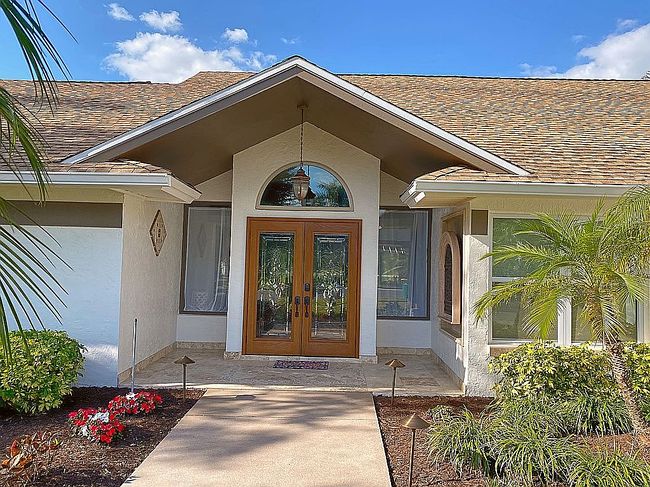 Image of 2160 Pine Woods Cir