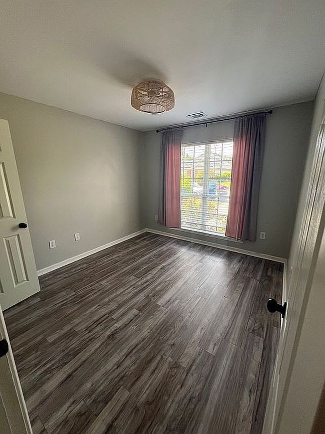 Photo of 7437 Wyndham Pkwy, Helena, AL