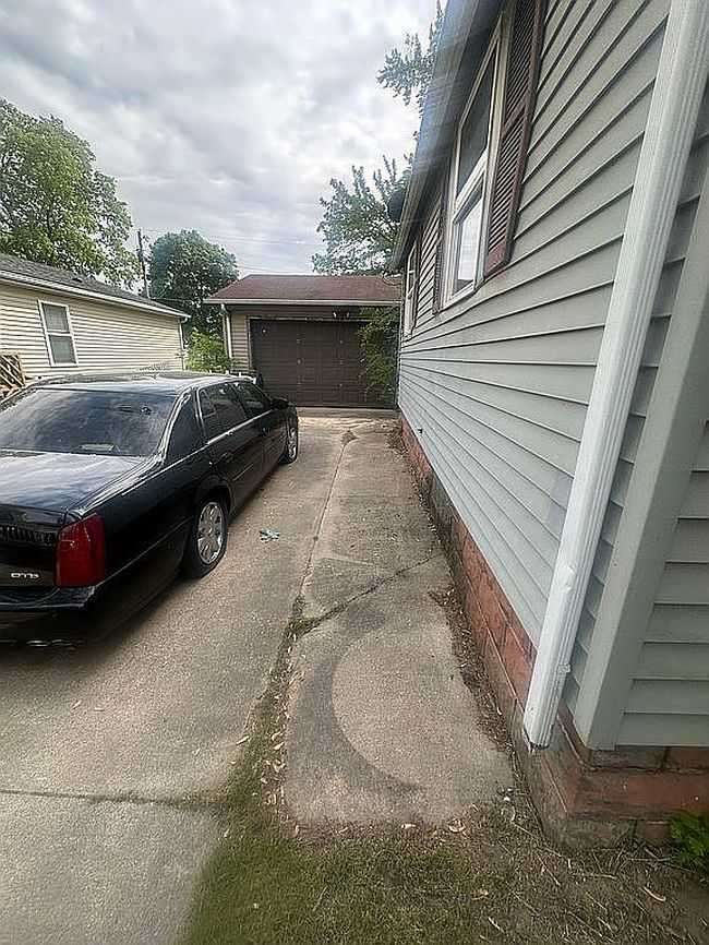 Photo of 666 Buss Ave, Benton Harbor, MI