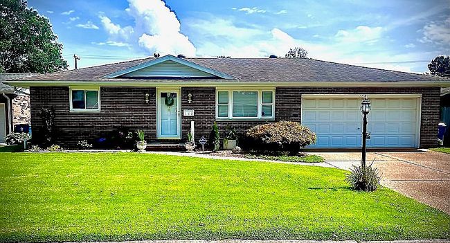 Photo of 158 Ash St, Wood River, IL