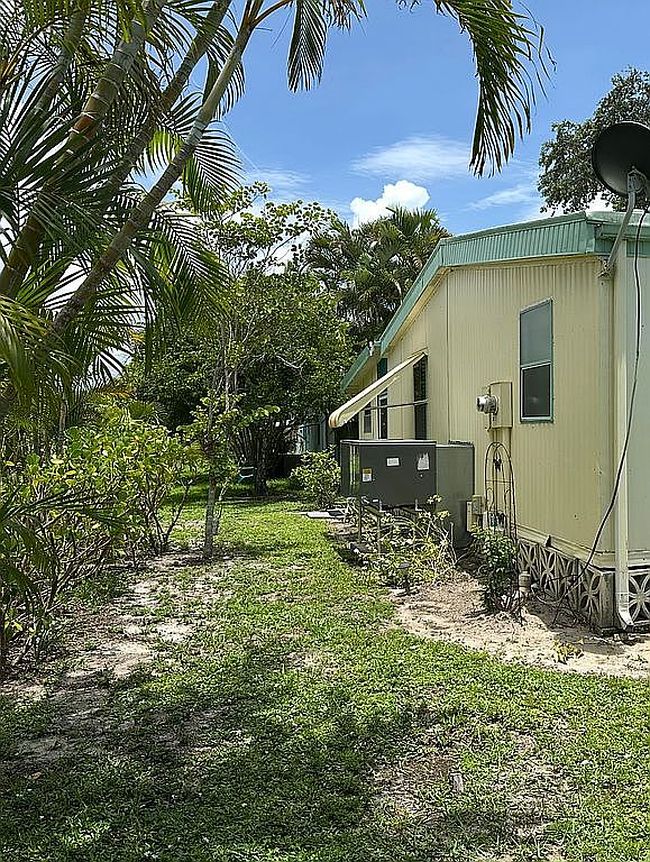 Photo of 181 Sugar Loaf Ln #69, Naples, FL
