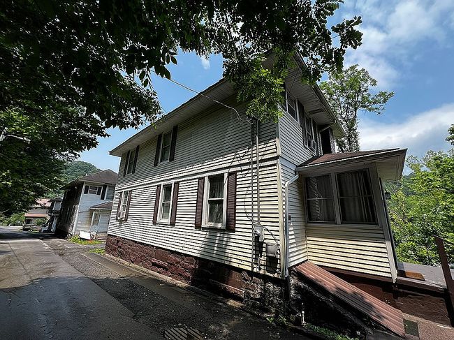Image of 79 Lovers Ln