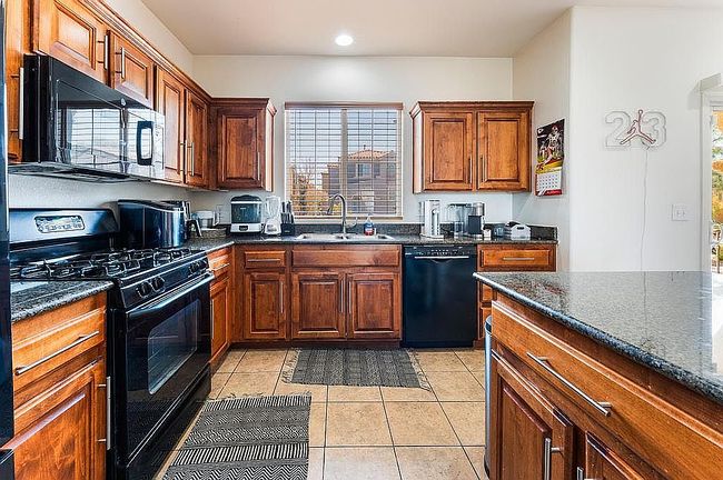 Image of 1182 Enzo Ave