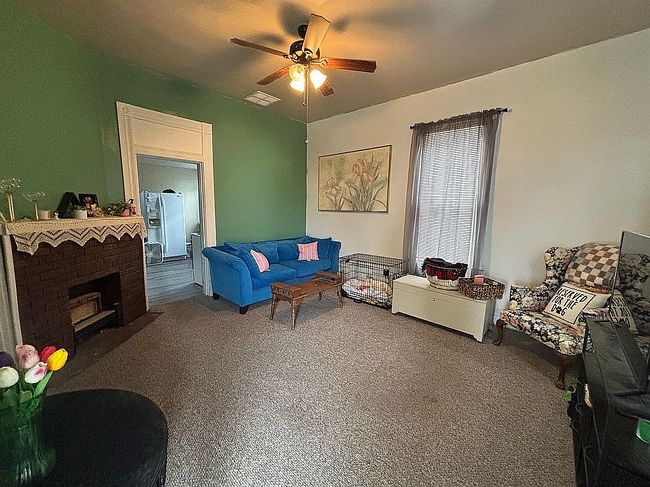 Image of 215 N East St