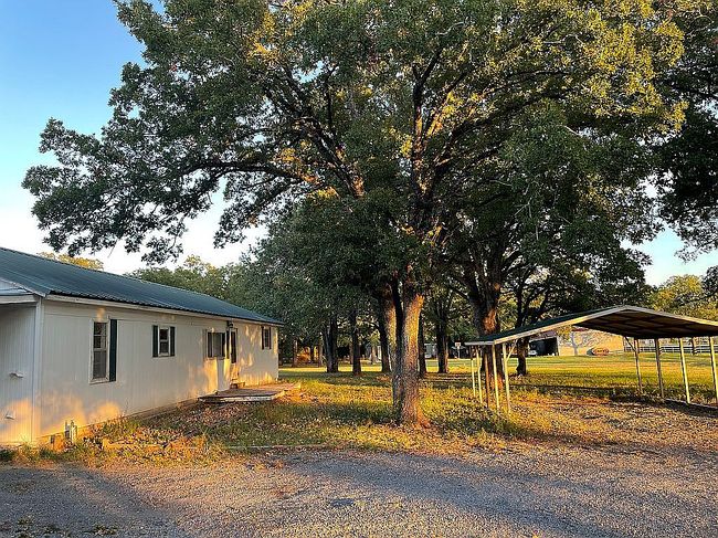 Photo of 984 W Us Highway 84 #1, Teague, TX