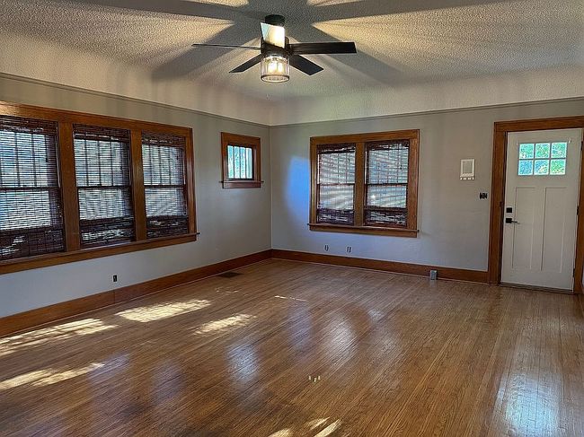 Photo of 2405 Avenue A, Scottsbluff, NE