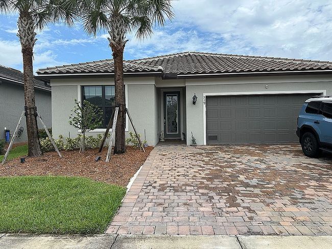 Image of 519 Se Villandry Way