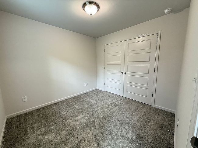 Image of 401 White Oak Trce