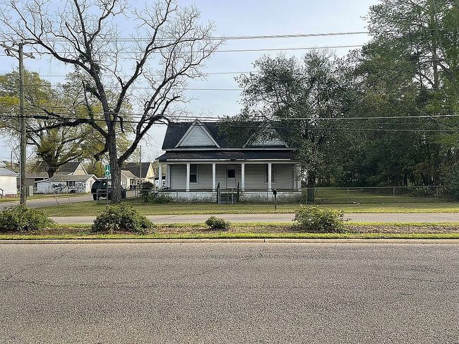 Image of 401 W Main St