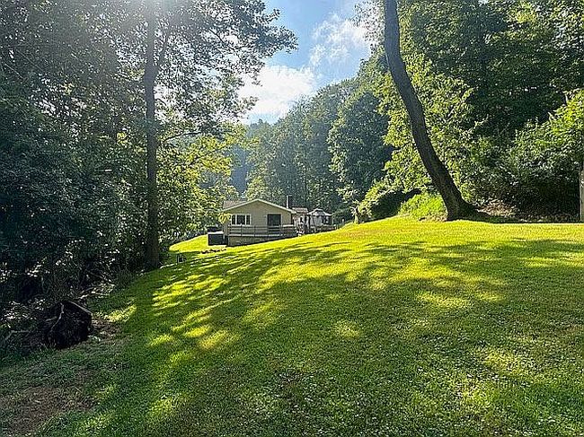 Photo of 800 Cedar Rocks Rd, Wheeling, WV