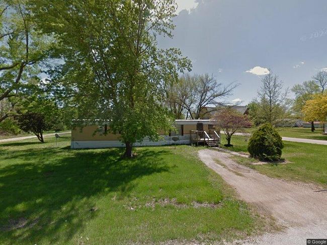 Additional photo of property located at 109 W 8th St