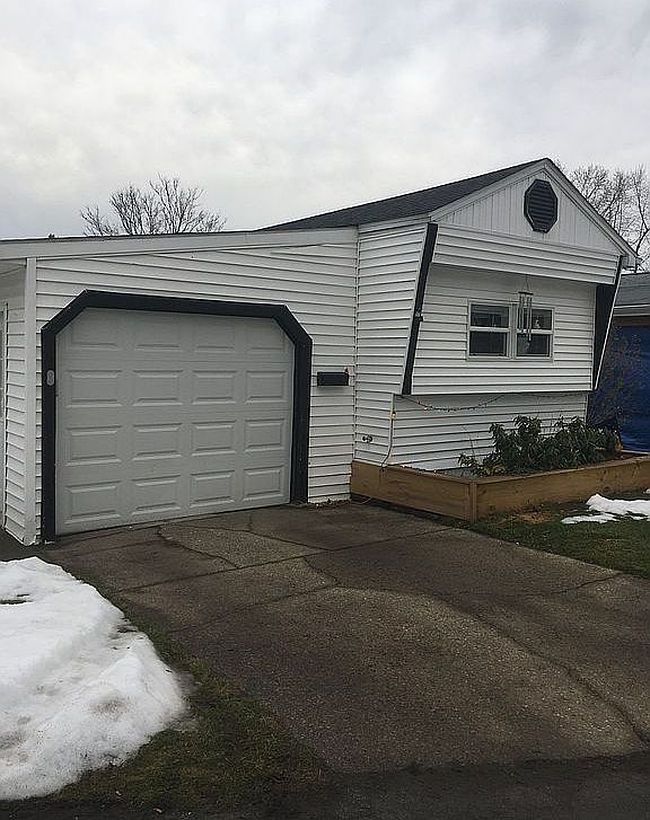 Photo of 43 Rockland Ave, Clarence, NY