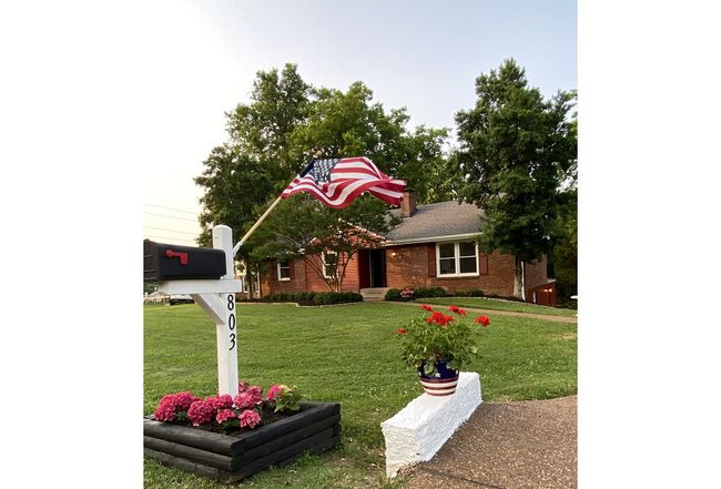 Photo of 803 Countrywood Dr