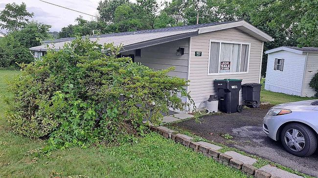 Photo of 162 Cardinal Dr, Jeannette, PA
