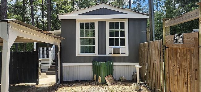 Photo of 432 Old Oak Rd