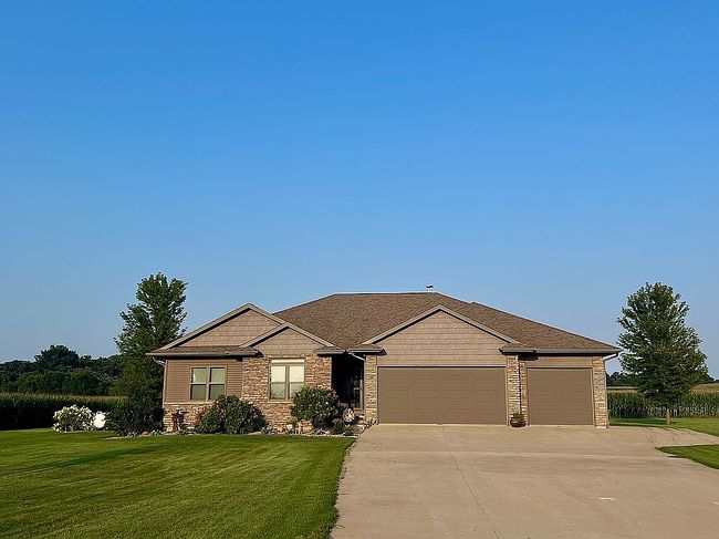 Photo of 1828 160th Ave, Manchester, IA