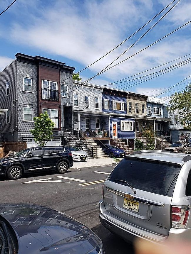 Image of 170 Claremont Ave