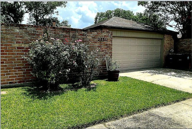 Photo of 2331 Torrey Pine Dr, Baton Rouge, LA