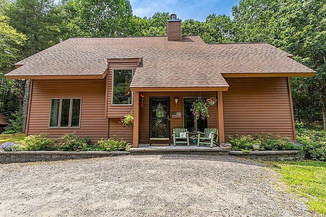 Photo of 305 Jackson Summit Rd W