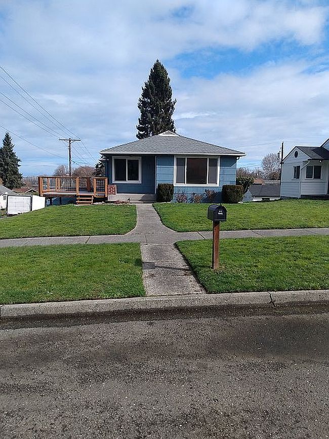 Photo of 703 E 10th St, Port Angeles, WA