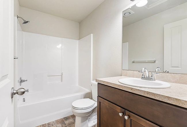 Image of 5704 Ne 47th St