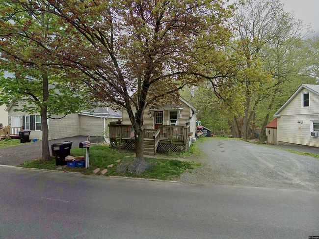 Additional photo of property located at 1024 2nd Ave