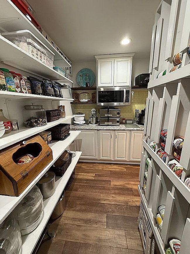 Image of 811 1st Ave E