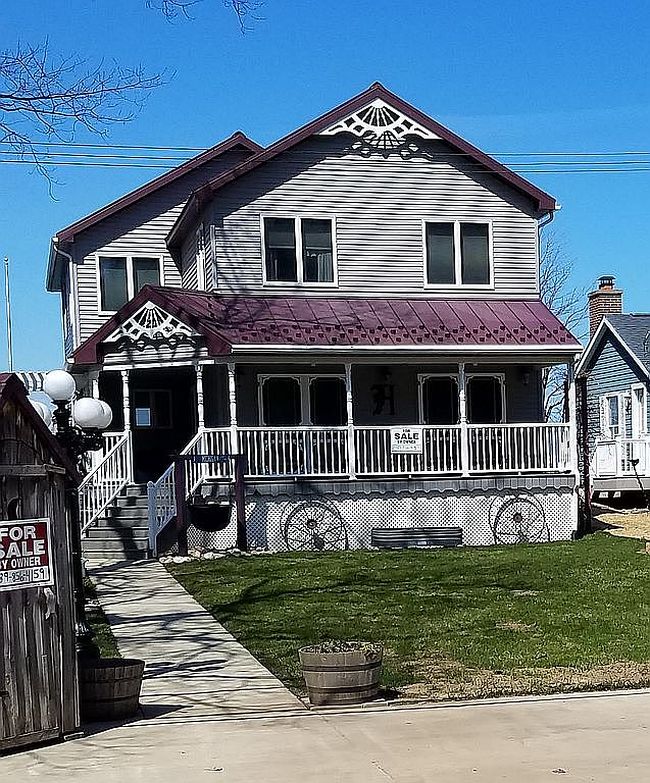 Image of 8268 Crescent Beach Rd