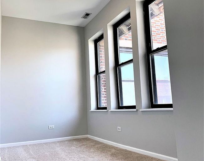 Photo of 4549 S Michigan Ave Apt 3, Chicago, IL