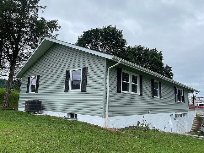 Photo of 300 E Main St, New Bloomfield, PA