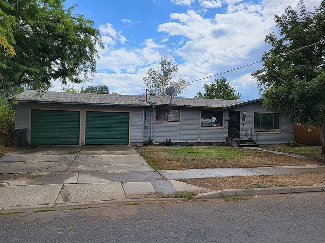 Photo of 1445 Madison St, Baker City, OR