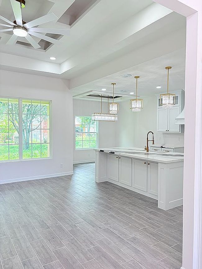 Additional photo 2 of property located at 1216 Spur